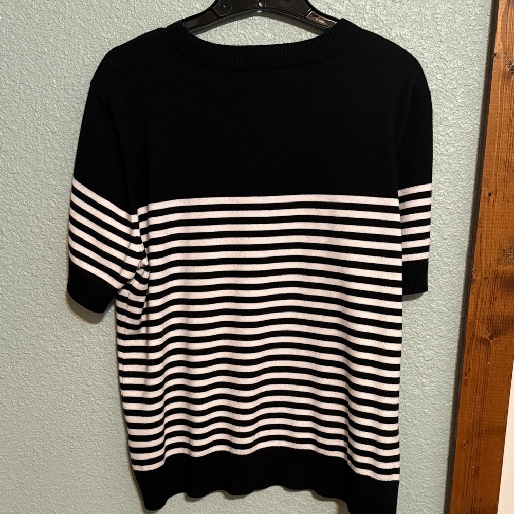 Karl Lagerfeld Black and White Cat Motif Sweater - Picture 4 of 4